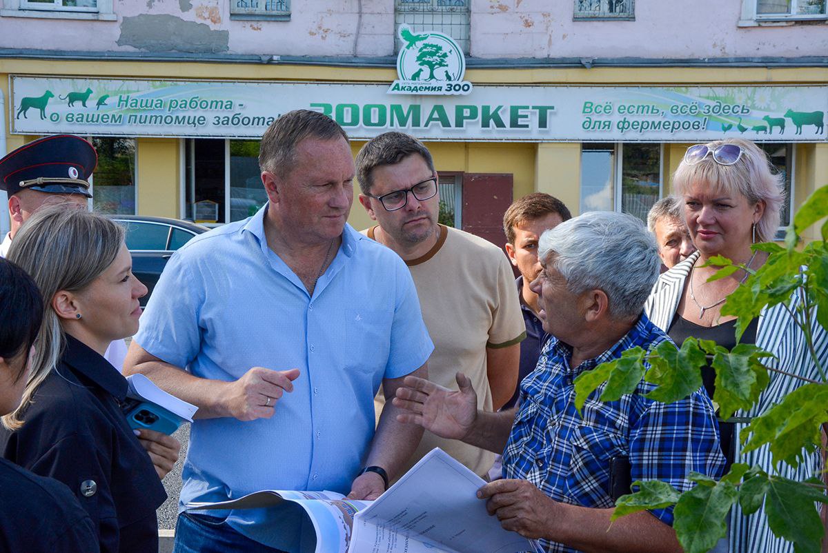 Глава Ачинска провёл штаб на улице Ленина, где активно идёт ремонт |  09.08.2023 | Красноярск - БезФормата